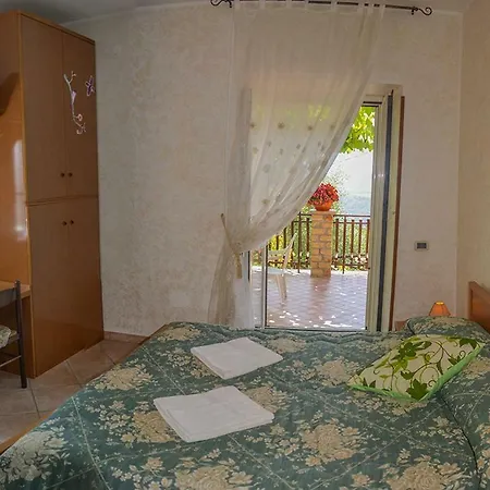 Bed and Breakfast Casa Lieta Subiaco Esterno foto